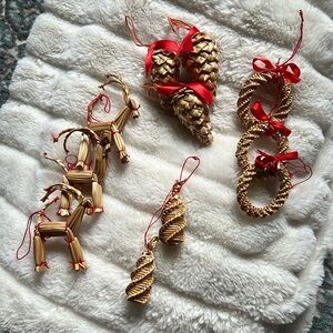 Swedish straw ornament set